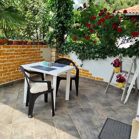 Casa Nostra Ii Apartment