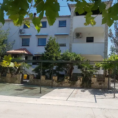 Casa Nostra Ii Appartement